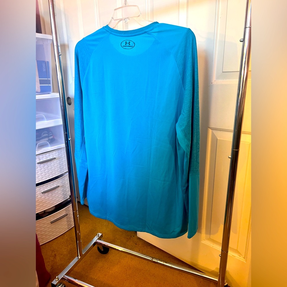 Men’s Turquoise Under Armour “Heat Gear”, Fitted Long Sleeve Shirt